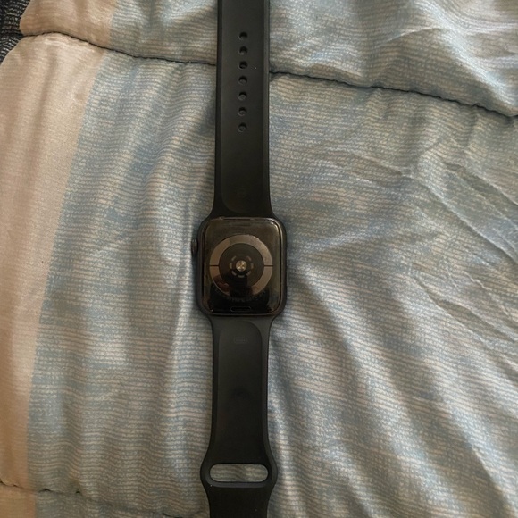 Apple Watch Series 5 - Picture 3 of 3